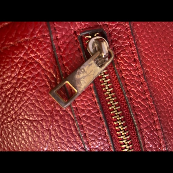 Red & black vegan leather bucket bag - Picture 8 of 10